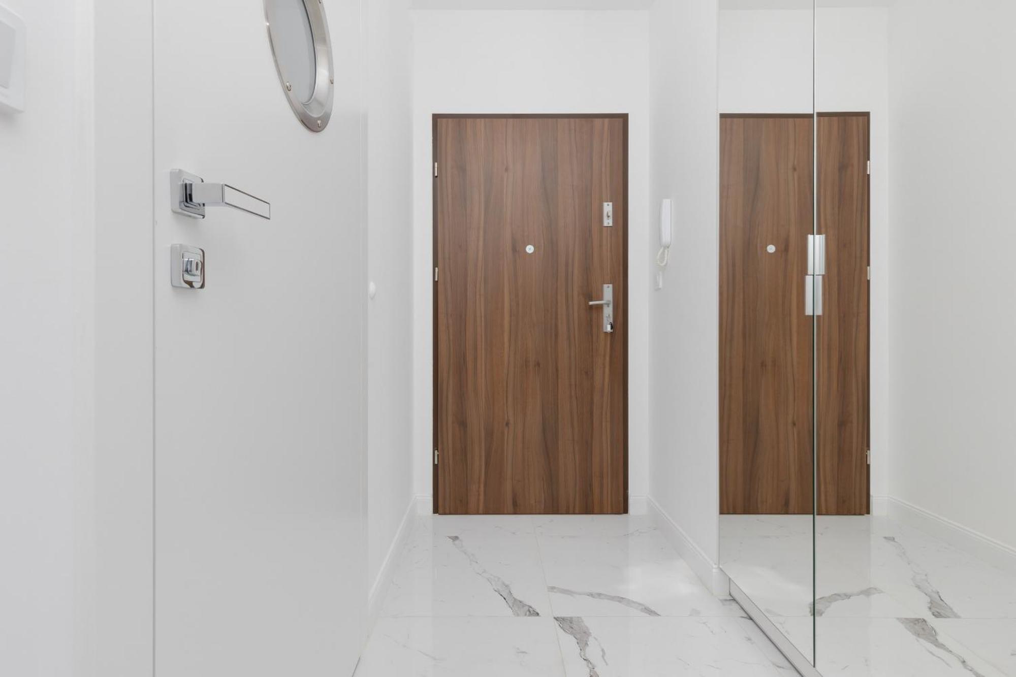 Elegant Apartments With Balcony & Parking Warsaw By Noclegi Renters Exterior photo