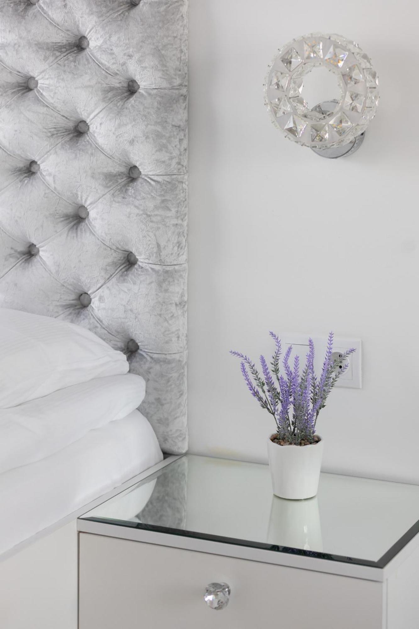 Elegant Apartments With Balcony & Parking Warsaw By Noclegi Renters Exterior photo